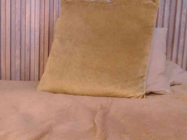 Kitty-Desire2 webcam
