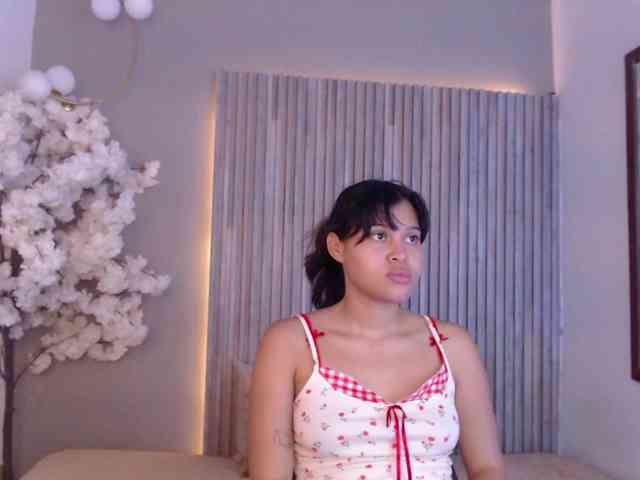 Kitty-Desire2 Live Webcam on BongaCams