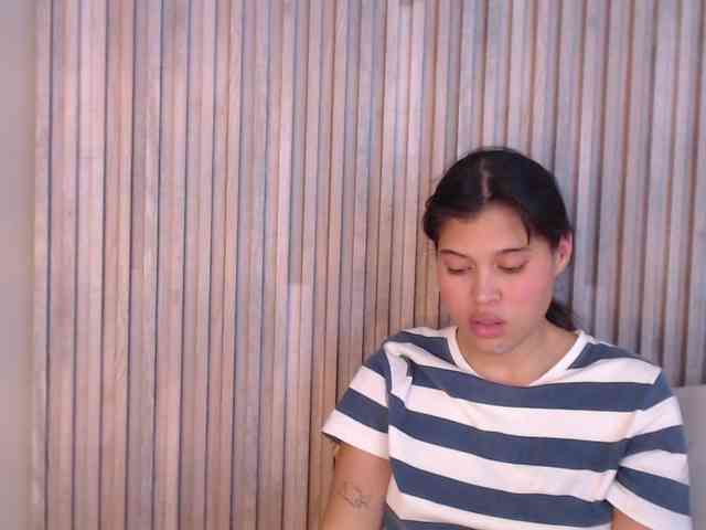 kitty-desire2's live room