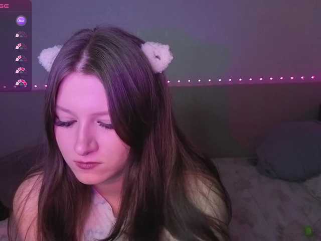 henta1sonya live cam on BongaCams