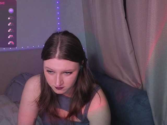 henta1sonya live cam on BongaCams