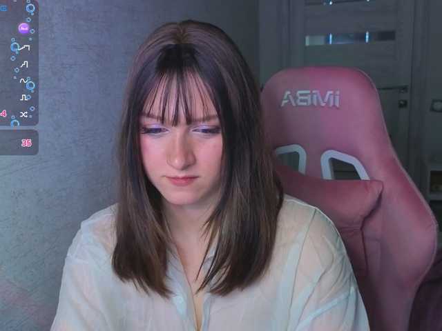 henta1sonya live cam on BongaCams