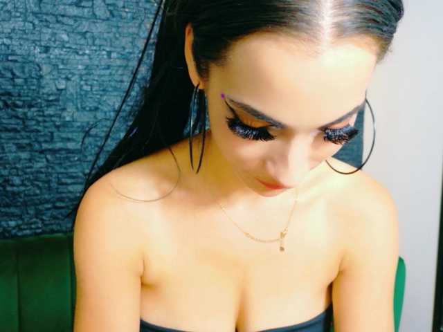 SierraFaye live cam on BongaCams