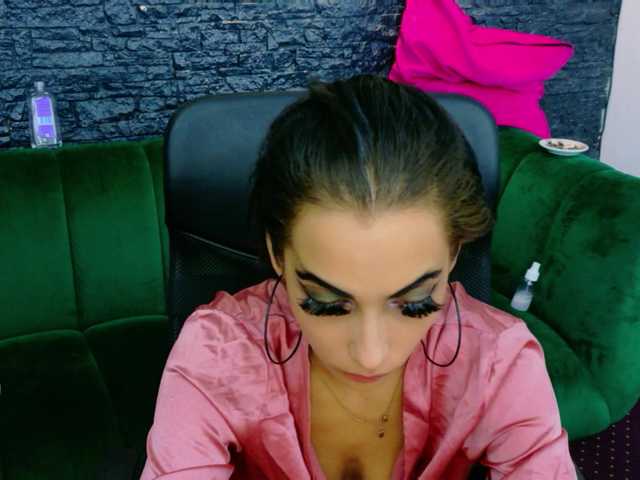 SierraFaye live cam on BongaCams