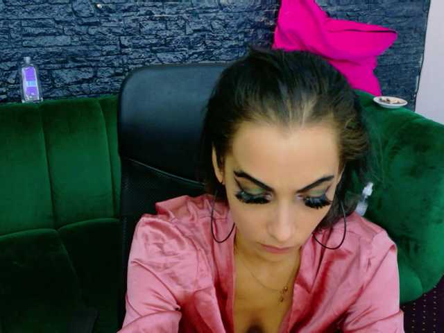 SierraFaye live cam on BongaCams