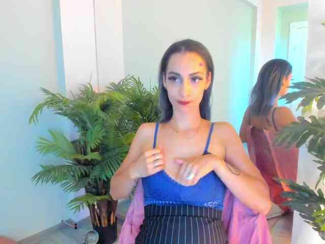 SierraFaye Live Webcam on BongaCams