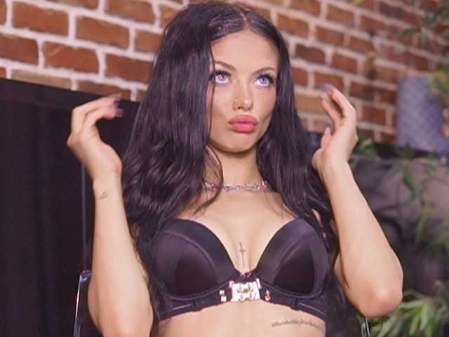 NataliaDoll live cam on BongaCams