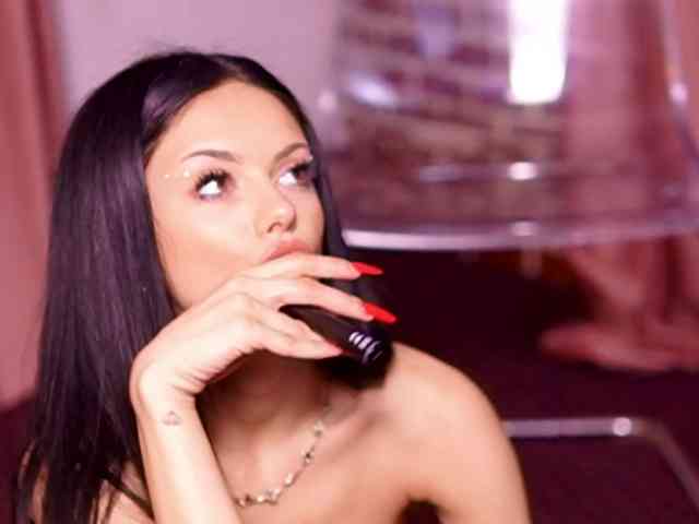 NataliaDoll webcam