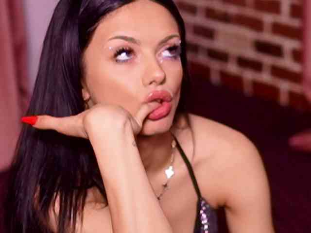 NataliaDoll webcam