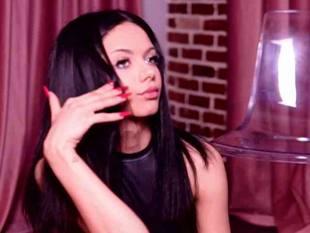 NataliaDoll webcam