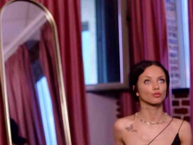 NataliaDoll webcam
