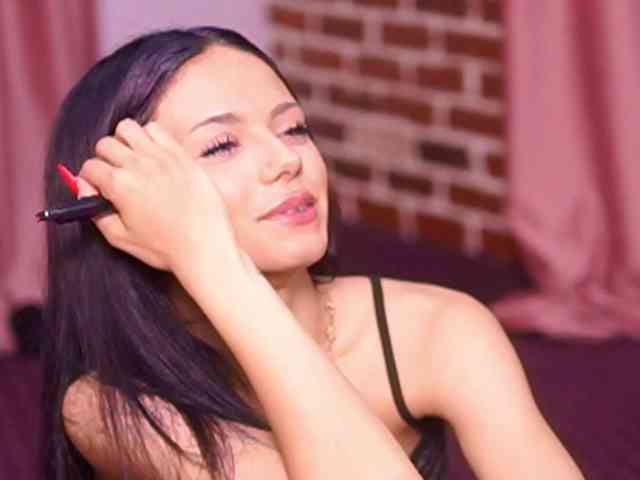 NataliaDoll webcam