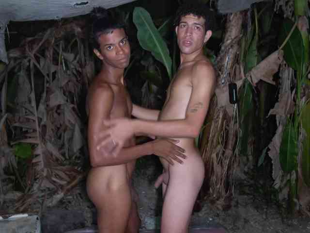 GayBoysOutside