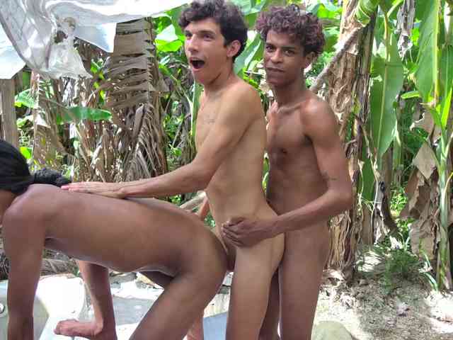 GayBoysOutside