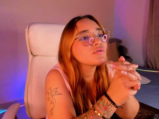 MandyBlazer live webcam show