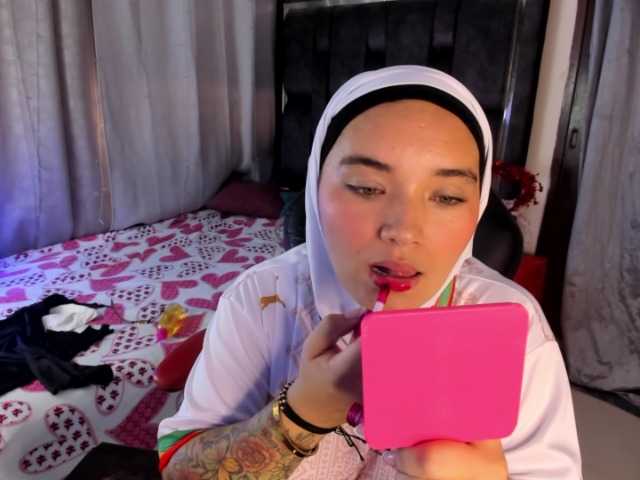 MandyBlazer live webcam show