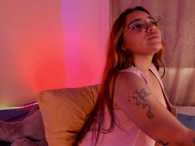 MandyBlazer live webcam show