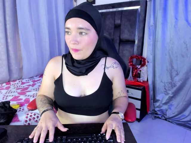 MandyBlazer live cam on BongaCams