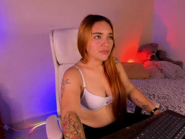 MandyBlazer live webcam show