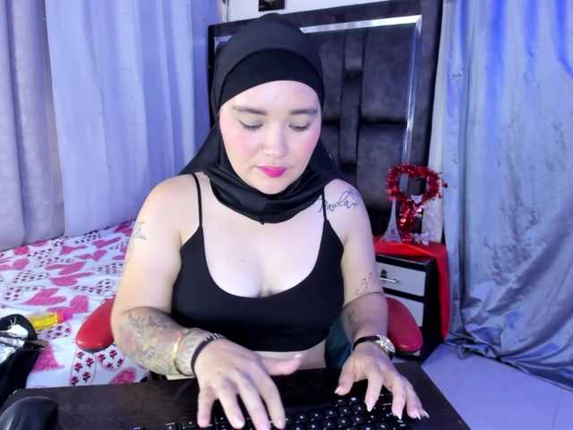 MandyBlazer live cam on BongaCams