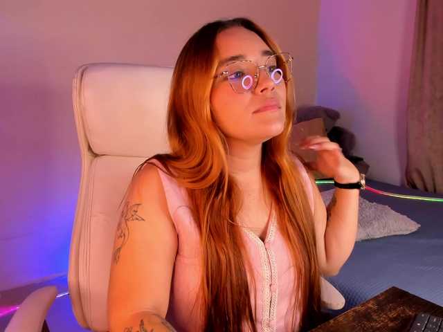 MandyBlazer live webcam show