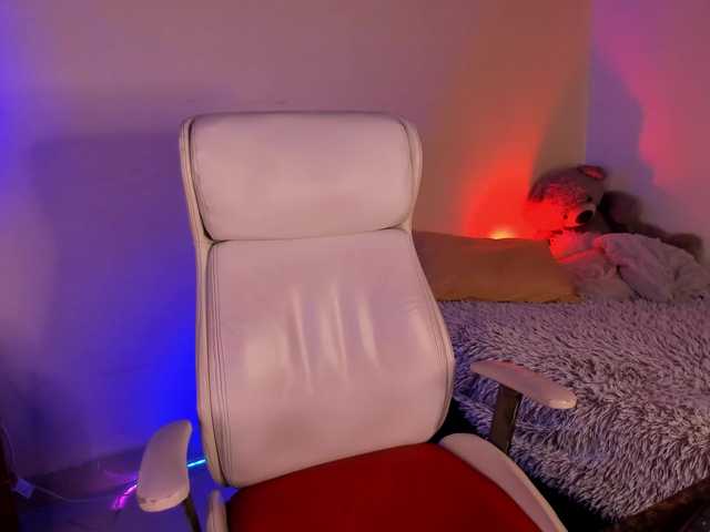 MandyBlazer live webcam show