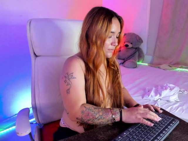 MandyBlazer live webcam show