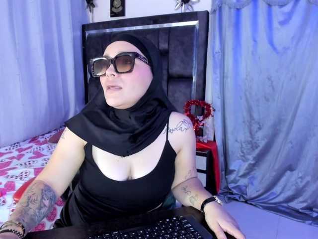 MandyBlazer live webcam show