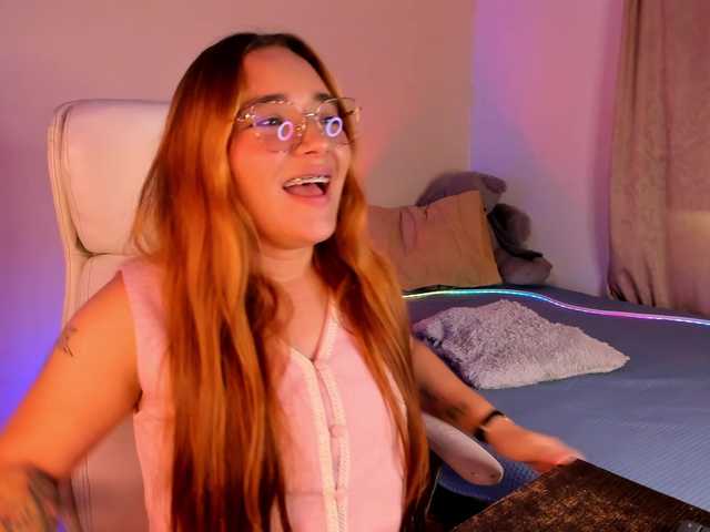 MandyBlazer live webcam show