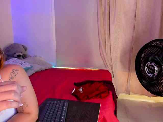 MandyBlazer webcam
