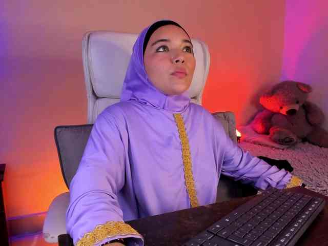 MandyBlazer webcam