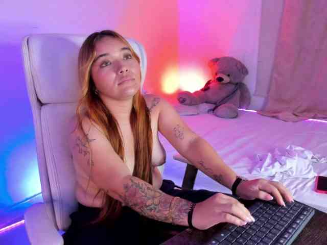 MandyBlazer webcam