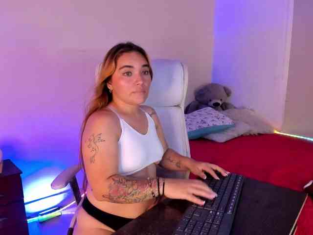 MandyBlazer webcam