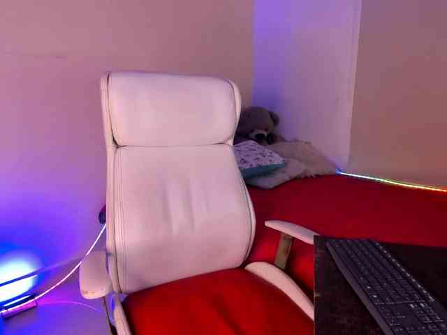 MandyBlazer webcam
