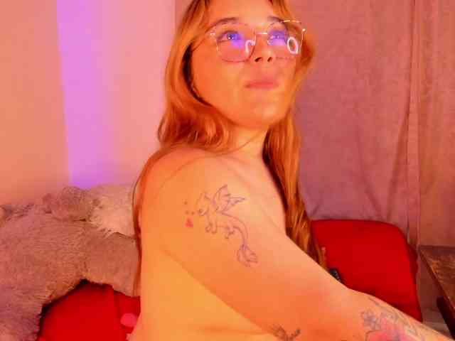 MandyBlazer webcam