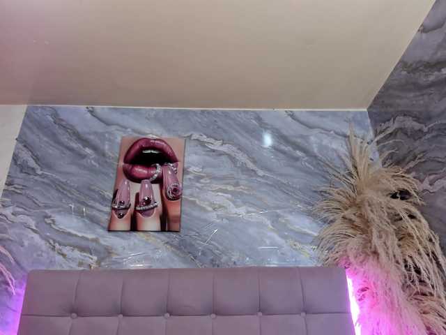 tiny-velvet live cam on BongaCams