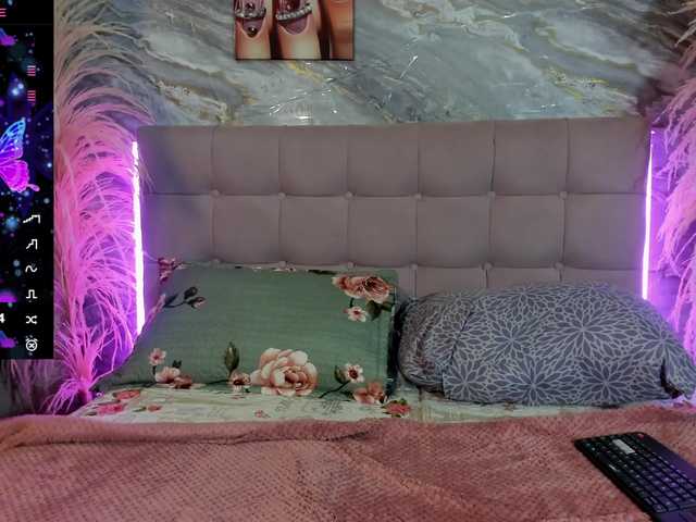 tiny-velvet live cam on BongaCams