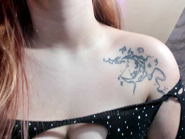 tiny-velvet live cam on BongaCams