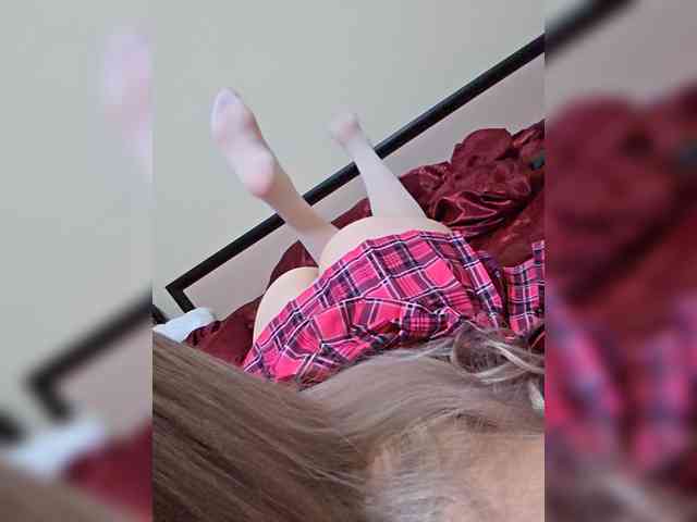 Blondmuse webcam