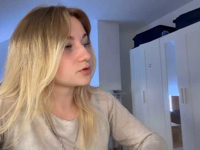 le modèle FlippyPippy est en webcam porno dans un show sur le site bongacams, il possède les tags suivants: White/Caucasian,Blonde,Trimmed