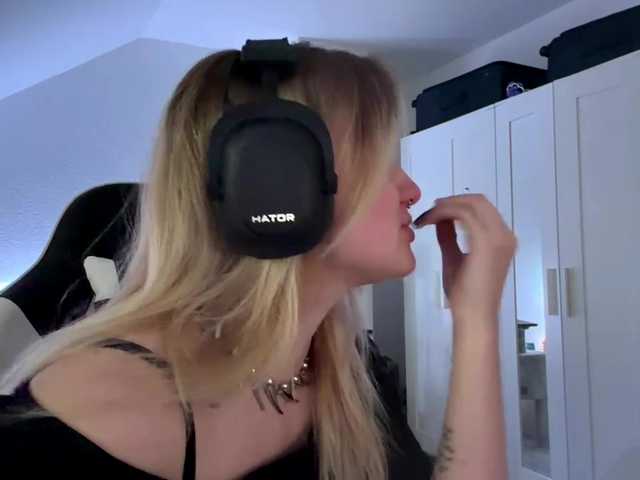 FlippyPippy live cam on BongaCams
