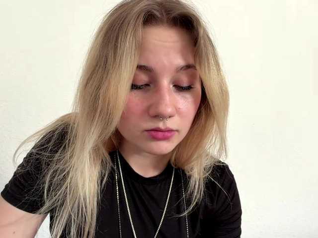 FlippyPippy live cam