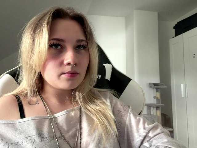 FlippyPippy live cam on BongaCams
