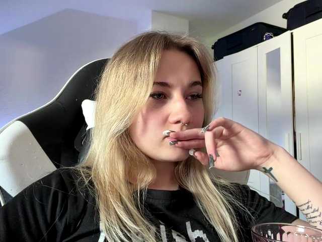 FlippyPippy live cam on BongaCams