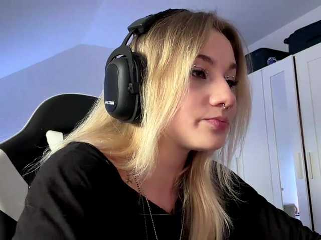 FlippyPippy live cam