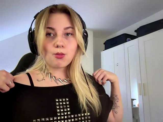 FlippyPippy live cam on BongaCams