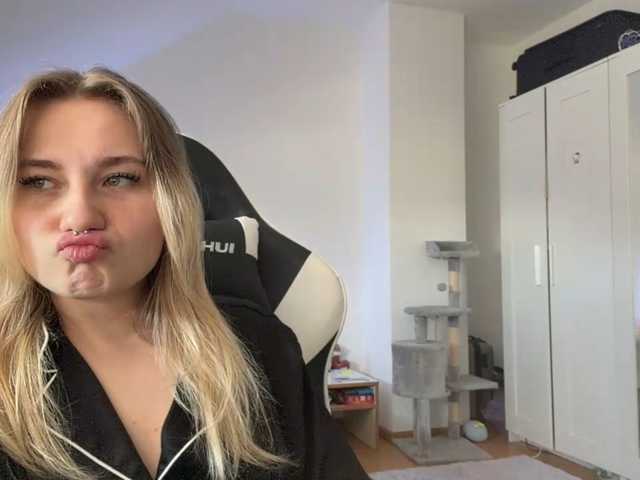 FlippyPippy live cam on BongaCams