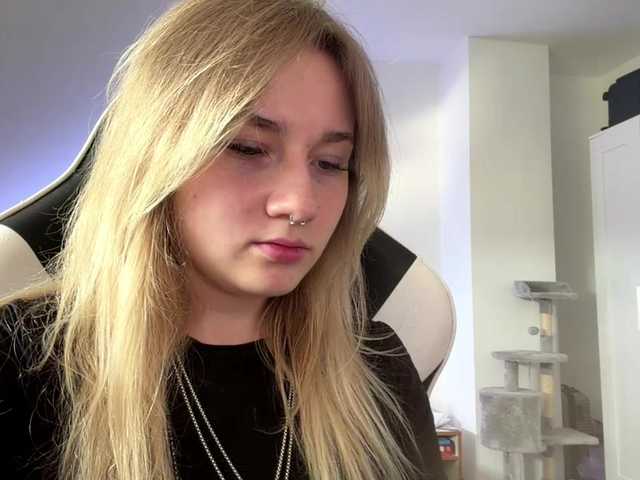 FlippyPippy live cam