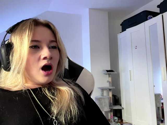 FlippyPippy live cam on BongaCams