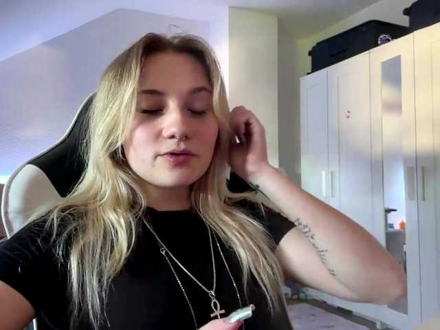 FlippyPippy live cam on BongaCams